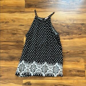 Stylish Black and White Sleeveless Top